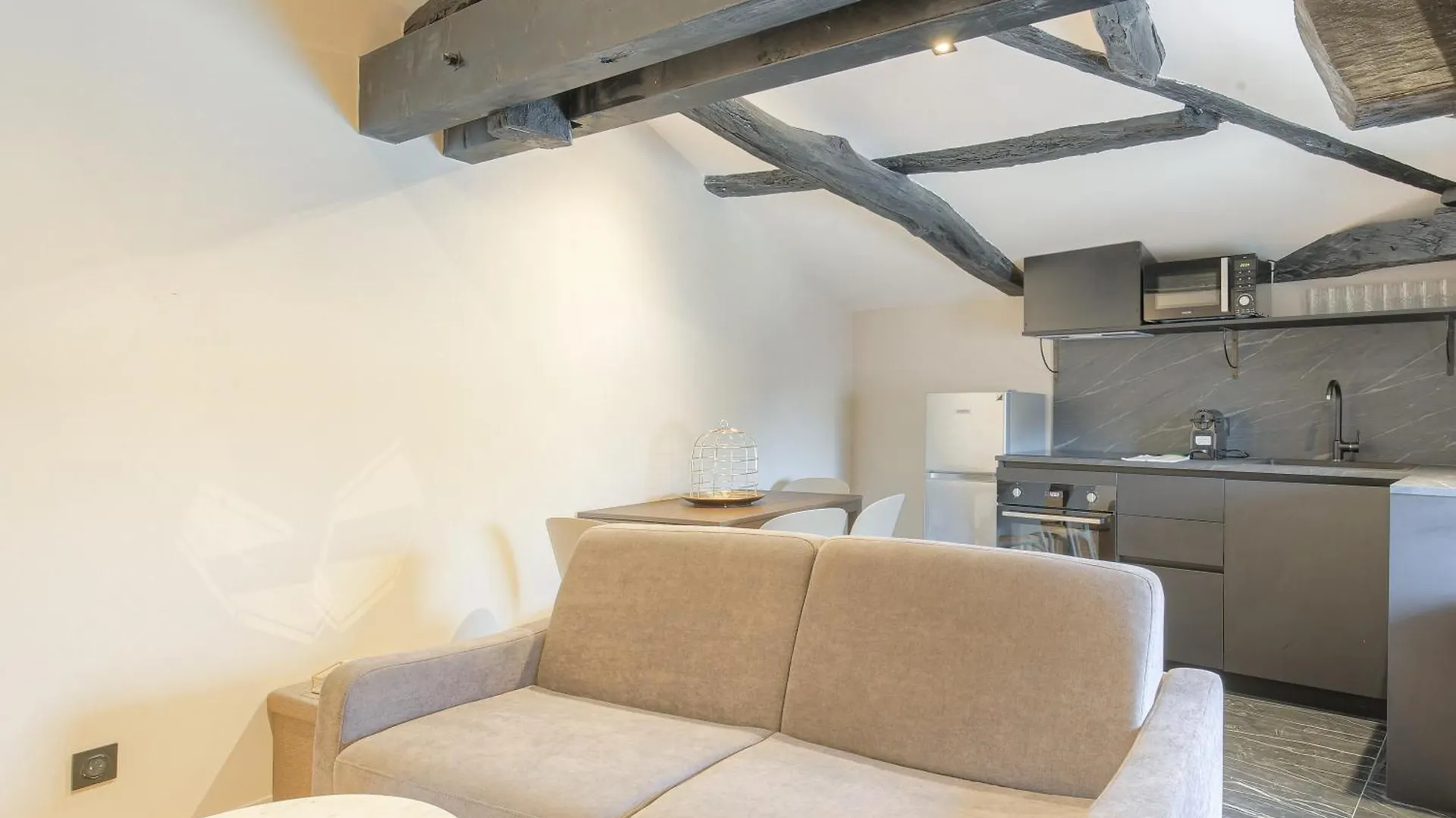 Appartement Paisible Et Confortable, Salvagny La Tour-de-Salvagny Francia