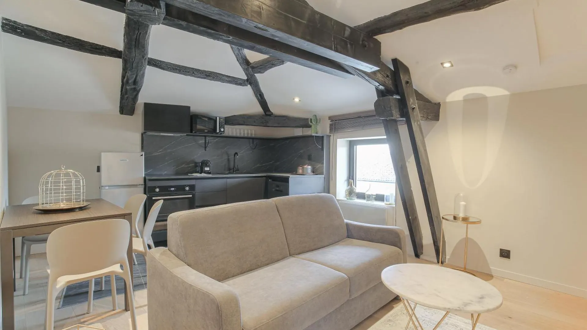 Appartement Paisible Et Confortable, Salvagny La Tour-de-Salvagny